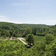 Le Douzou est un camping calme en dordogne périgord noir est situé en pleine nature, où que vous soyez vous pourrez profiter d'une magnifique vue