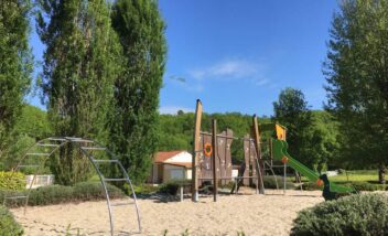 jeux-toboggan-camping-drodogne-perigord-noir-3-etoiles