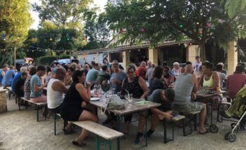 soiree-conviviale-repas-concert-camping-perigord