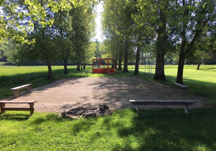 terrain pétanque, jeux, camping périgord