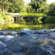 Camping dordogne rivière. Le camping 3 étoiles en Dordogne Périgord Noir le DOizou est traversé par la rivière le Céou.