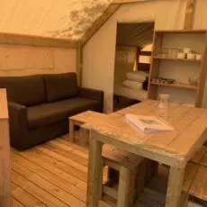 salon tente lodge dordogne junior x camping périgord 3 étoiles