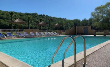piscine-chauffee-camping-bord-de-riviere-dordogne