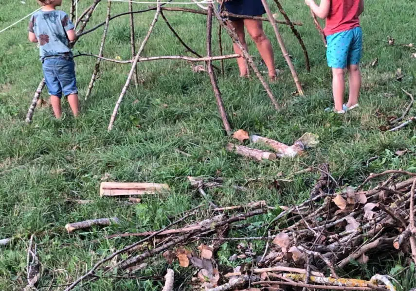 construction cabane camping dordogne