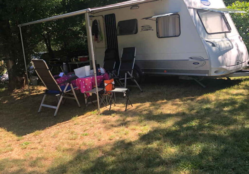 grand emplacement caravane camping dordogne