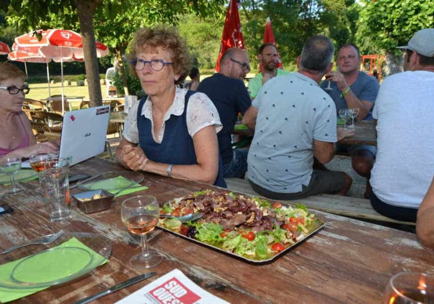 repas convivial camping dordogne 3 étoiles